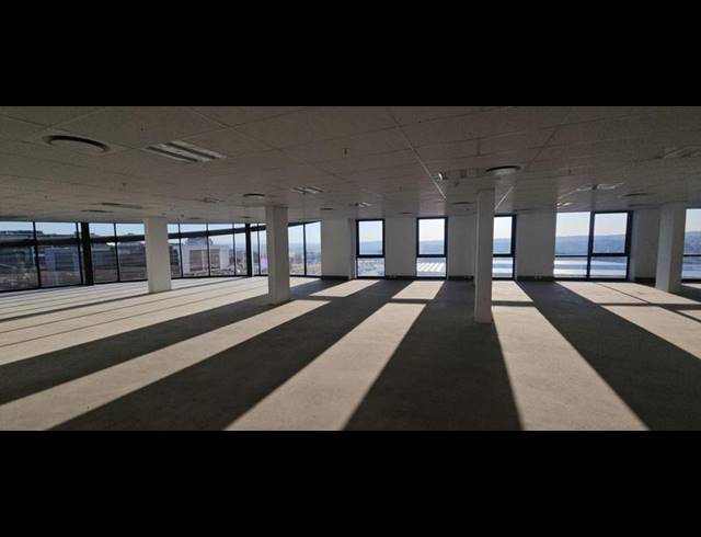 BUSINESS PROPERTY TO RENT IN VORNA VALLEY